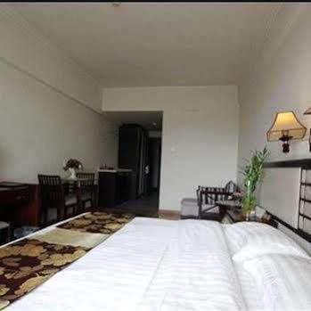 Green Bamboo Hotel Guilin Exterior photo
